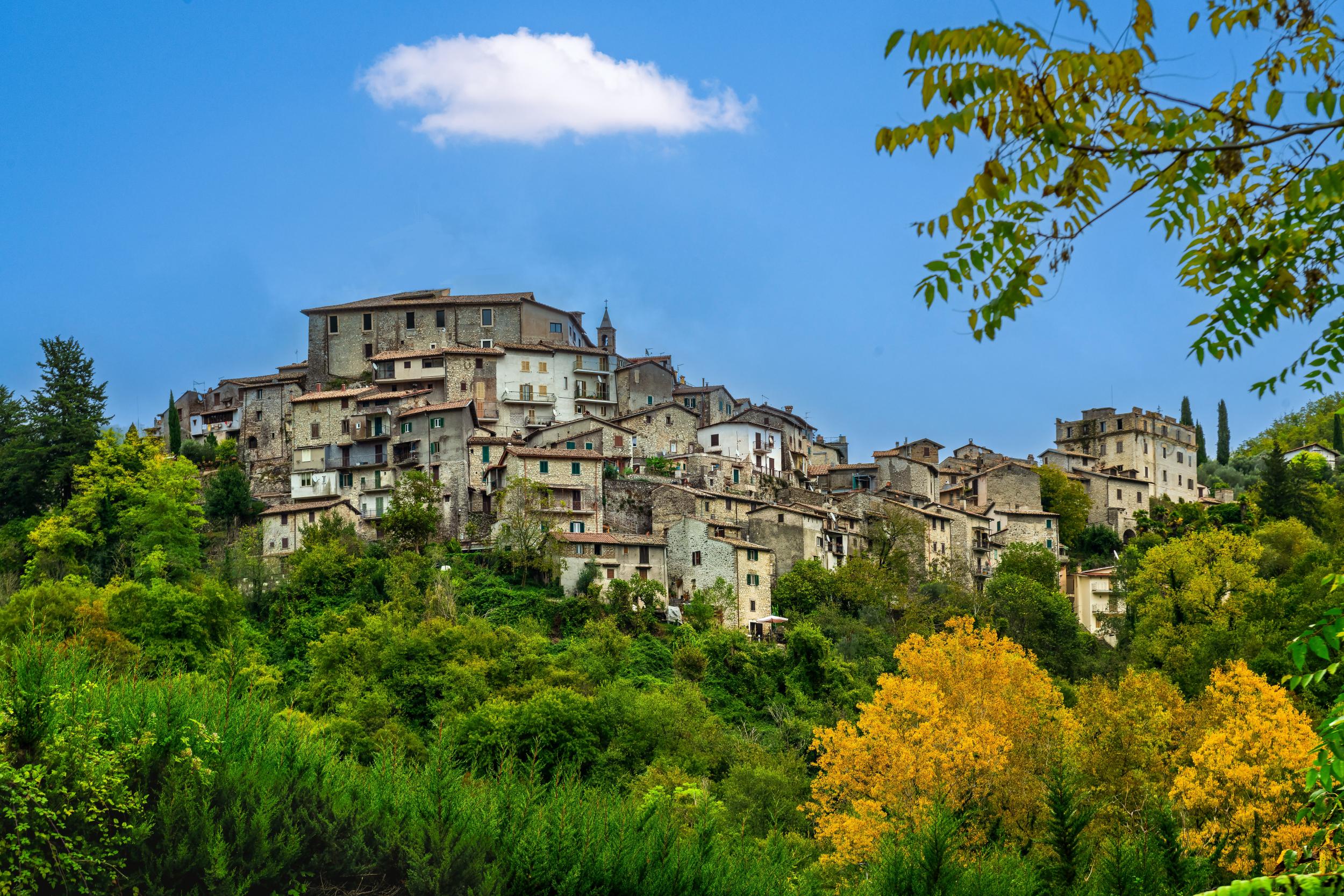 IL PAESE DEI LAGUSTELLI